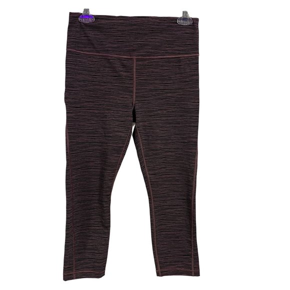 Athleta Ultimate Linear Lines Capri Black Volcanic Violet Size Small - Picture 1 of 10